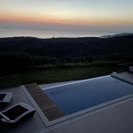 Okoa Comfortable Holiday Villa